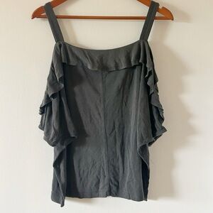 5/$20🎉 Harlowe & Graham Ruffled SS Top Medium Gray